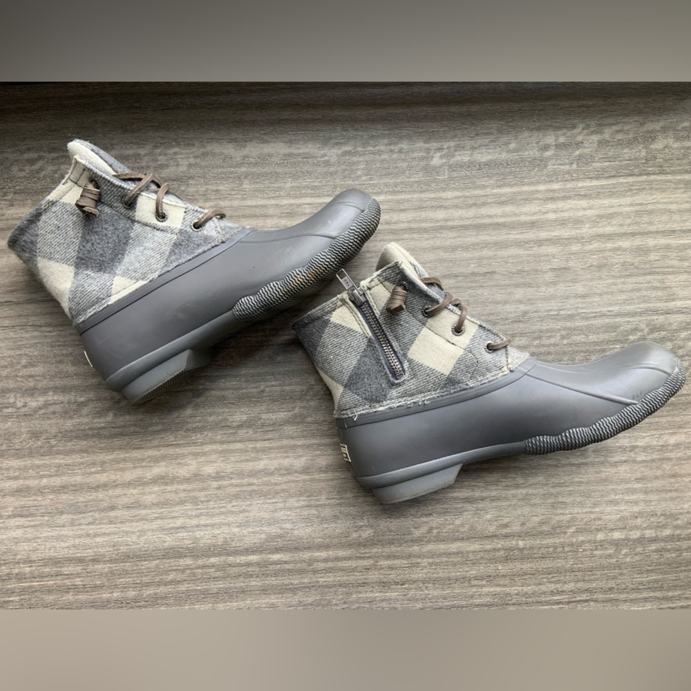 Sperry Grey Plaid Winter Booties - Picture 12 of 13